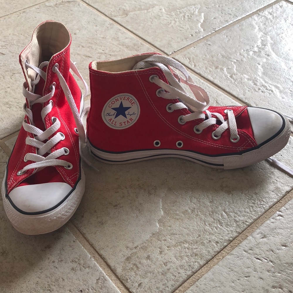 Red lace up ankle Converse